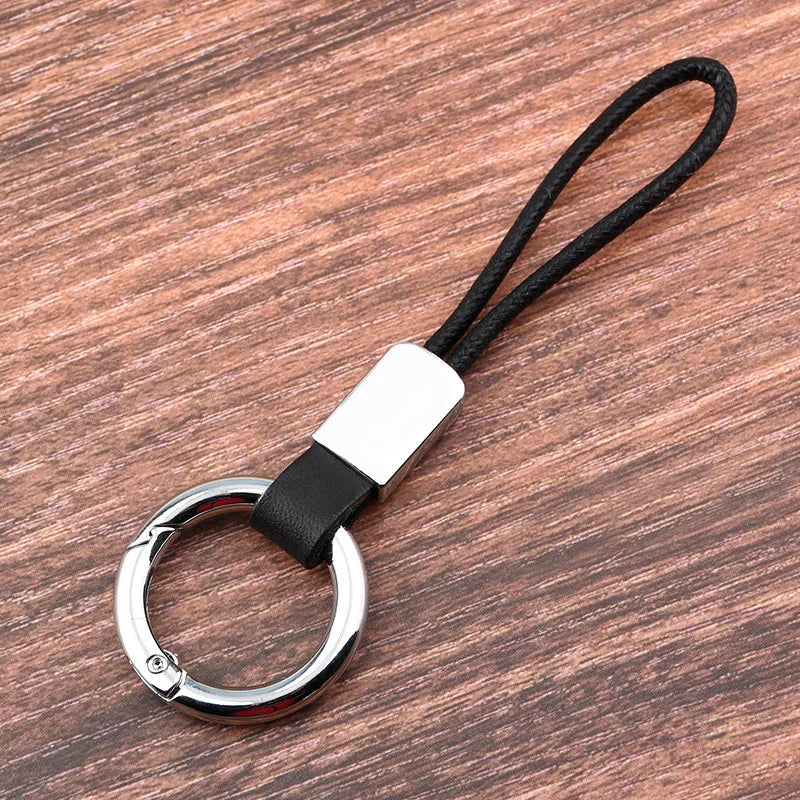 Chaveiro de Couro Genuíno com Cordão – Acessório Elegante
