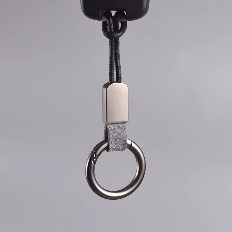 Chaveiro de Couro Genuíno com Cordão – Acessório Elegante